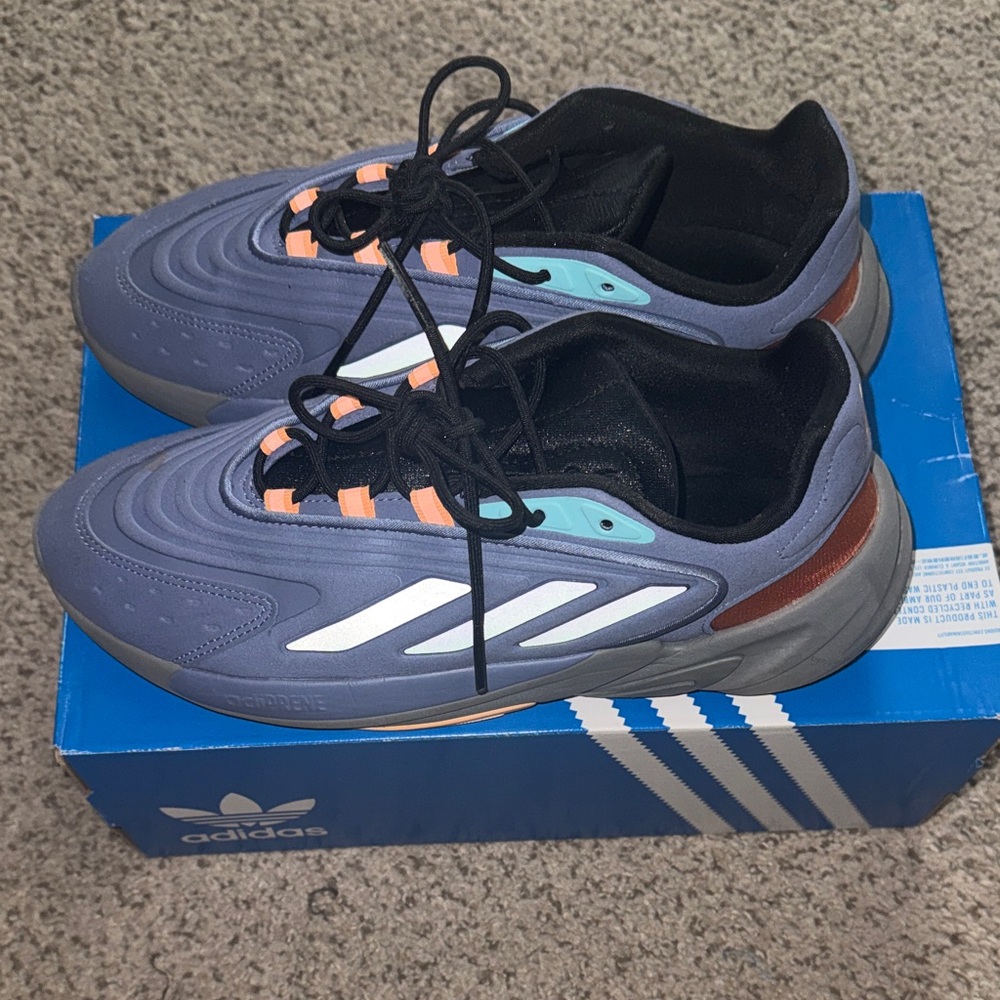 Adidas Ozelia Sneakers Size 9